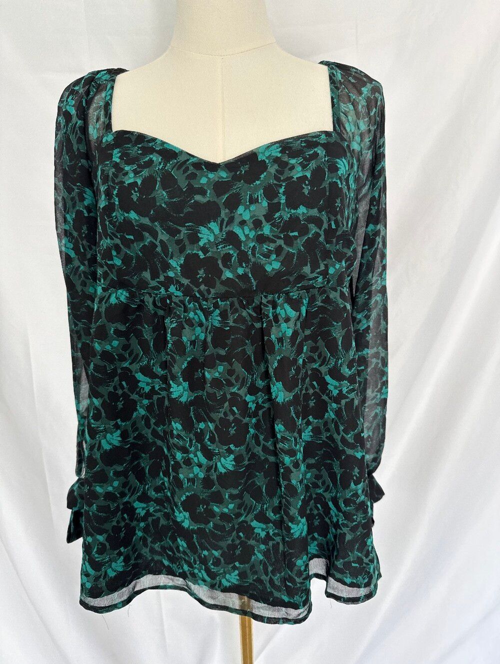 Isabel Maternity Chiffon Floral Sweetheart Neck Long Sleeve Blouse Top Medium